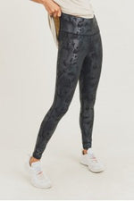 Load image into Gallery viewer, Holographic Leggings
