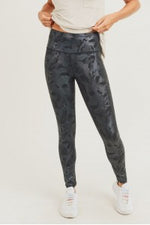 Load image into Gallery viewer, Holographic Leggings
